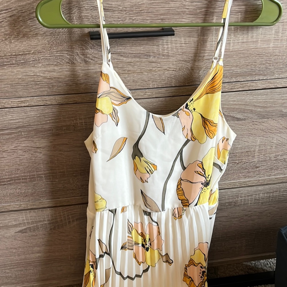 pleated long/ maxifloral dress